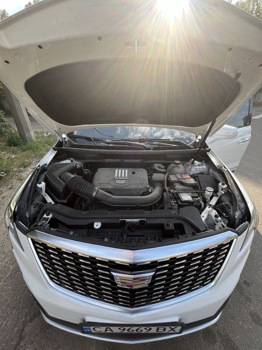 Продам Cadillac XT5