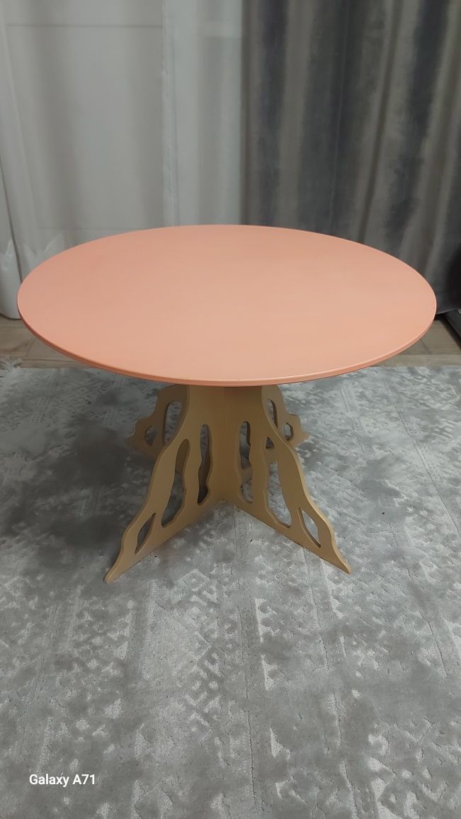 Дитячий рожевий круглий столик "Дерево" ТМ "МАСЯ", розміри  62х62 см