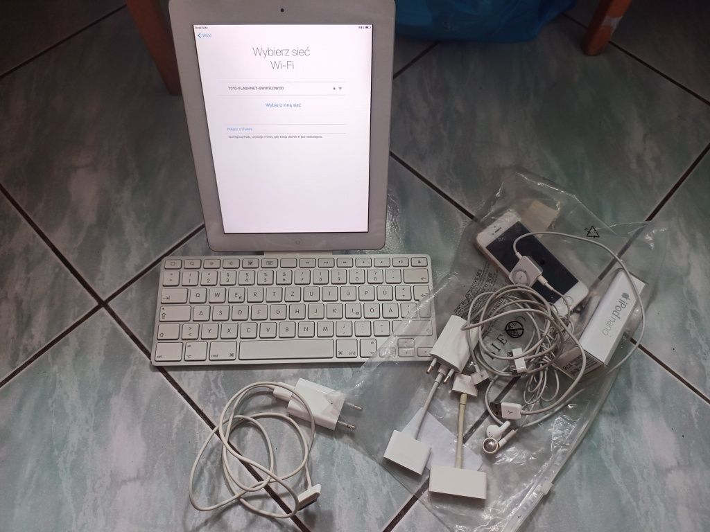 Ipad Apple+iPhone SE Gold