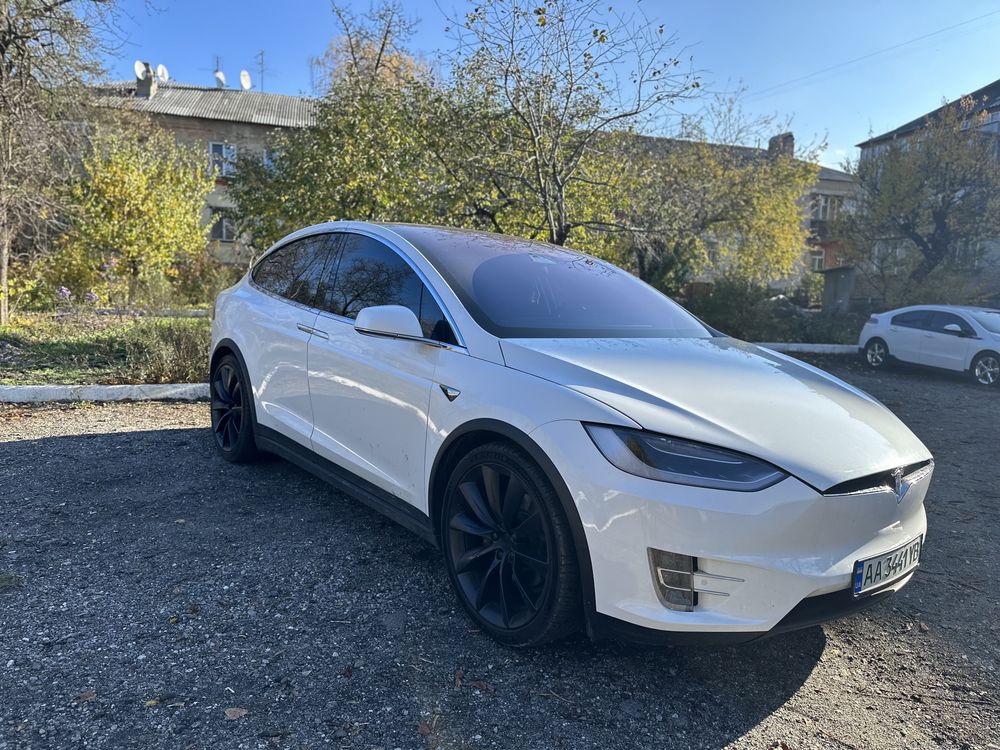 Tesla model X 100 long range plus