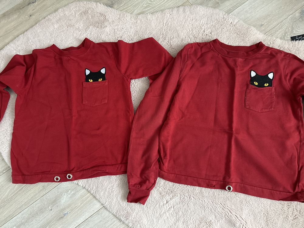 Bluza Sinsay xs czerwona dla bliźniaczek z kotkiem w kieszeni