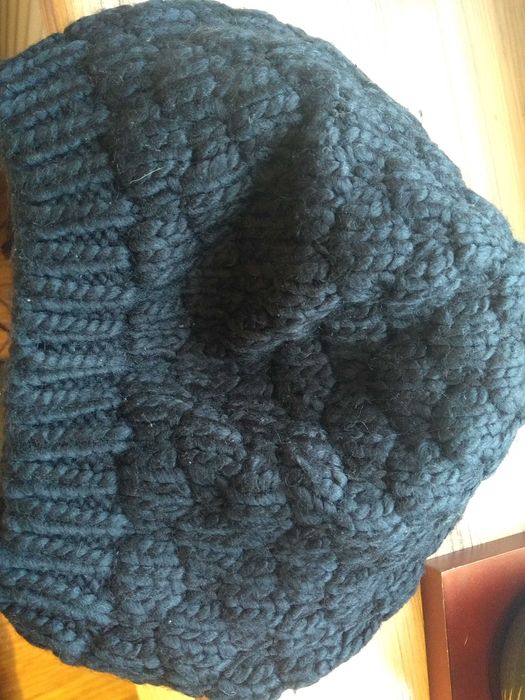 Czapka damska - czarna