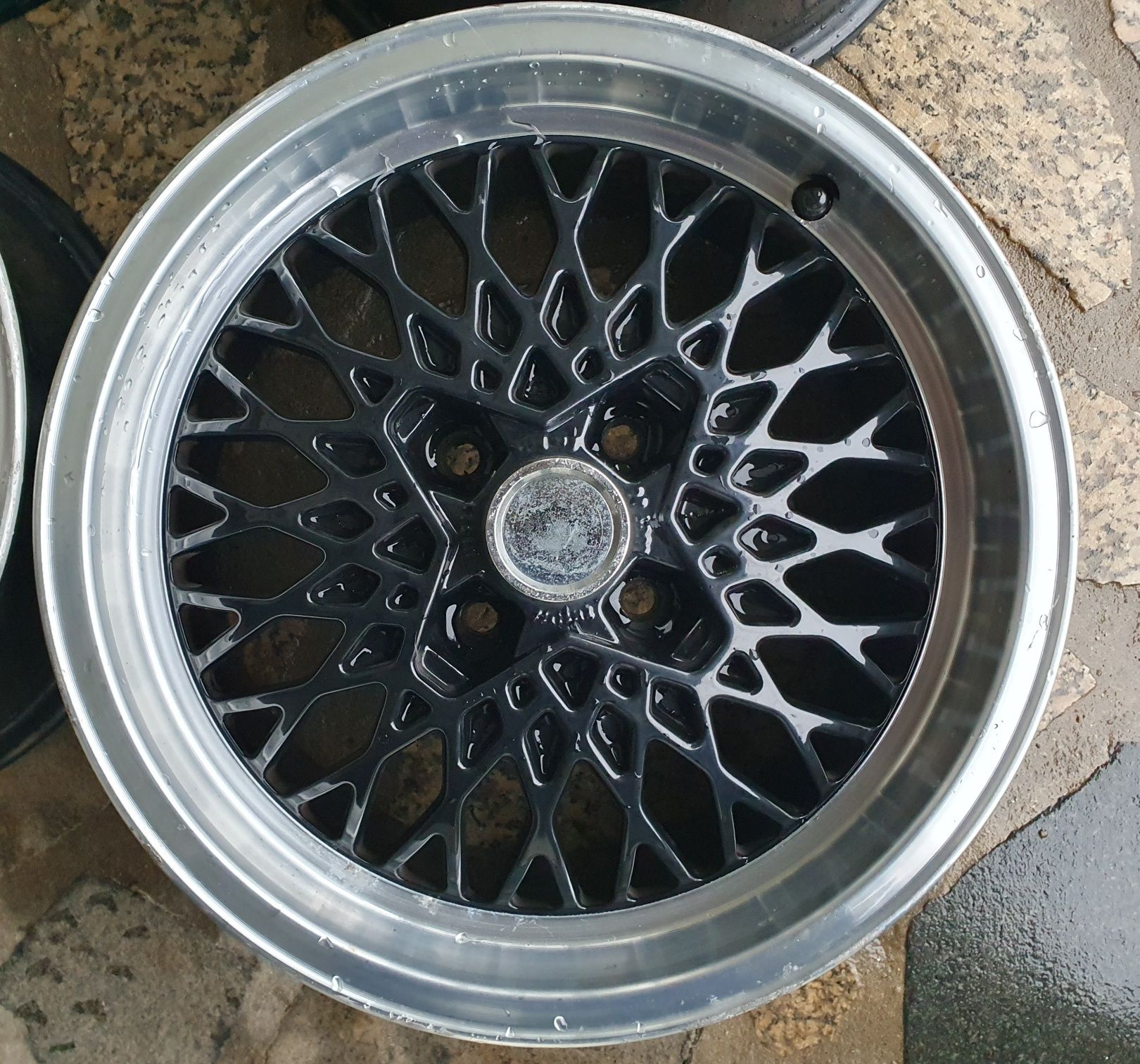 4 jantes ETA BETA LUCY 15"/8J com furação 4x100 mesh