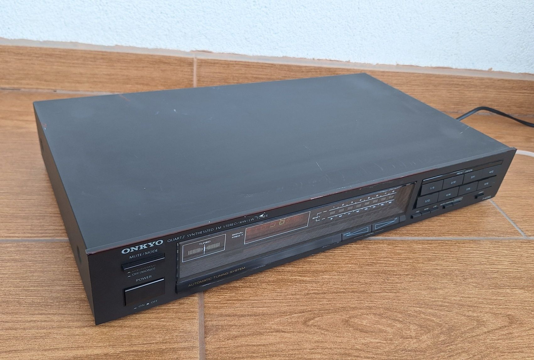 Tuner radiowy Onkyo T-4330L