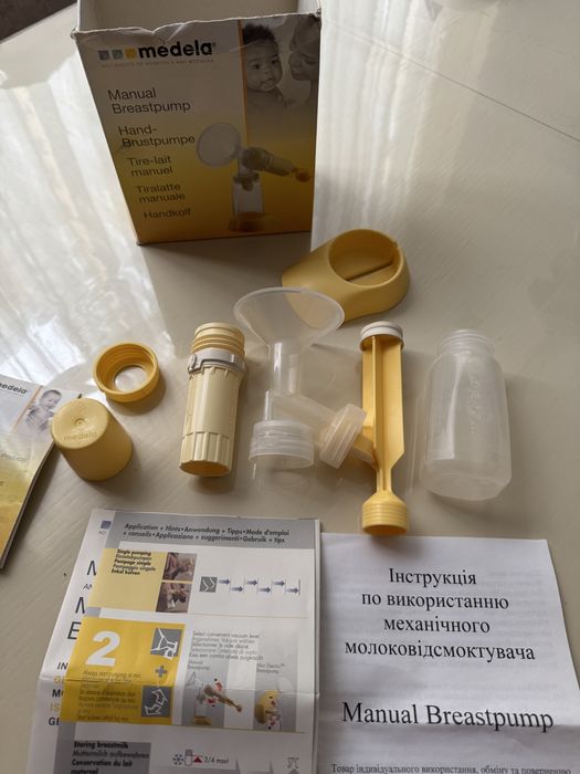 Механічний молоковідсмоктувач Medela