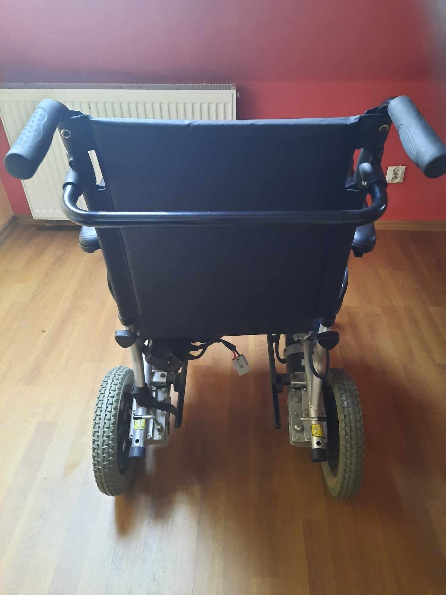 Sprzedam wózek inwalidzki elektryczny