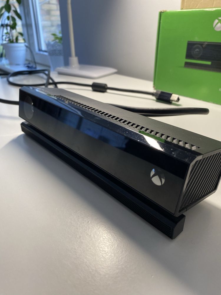 Kinect XBOX ONE + adapter XBOX ONE S + gra