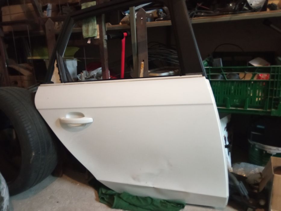 Drzwi tylne prawe audi A4 kombi 2011r.
