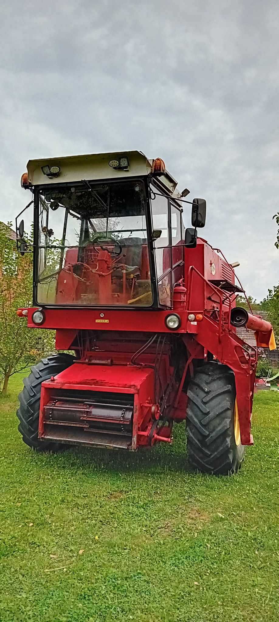 Kombajn Bizon Z056