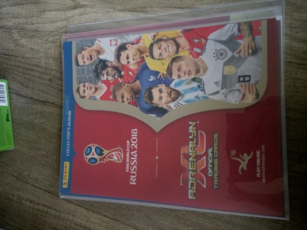 Arquivador Panini Adrenalyn XL 2018 world Cup vazio e novo