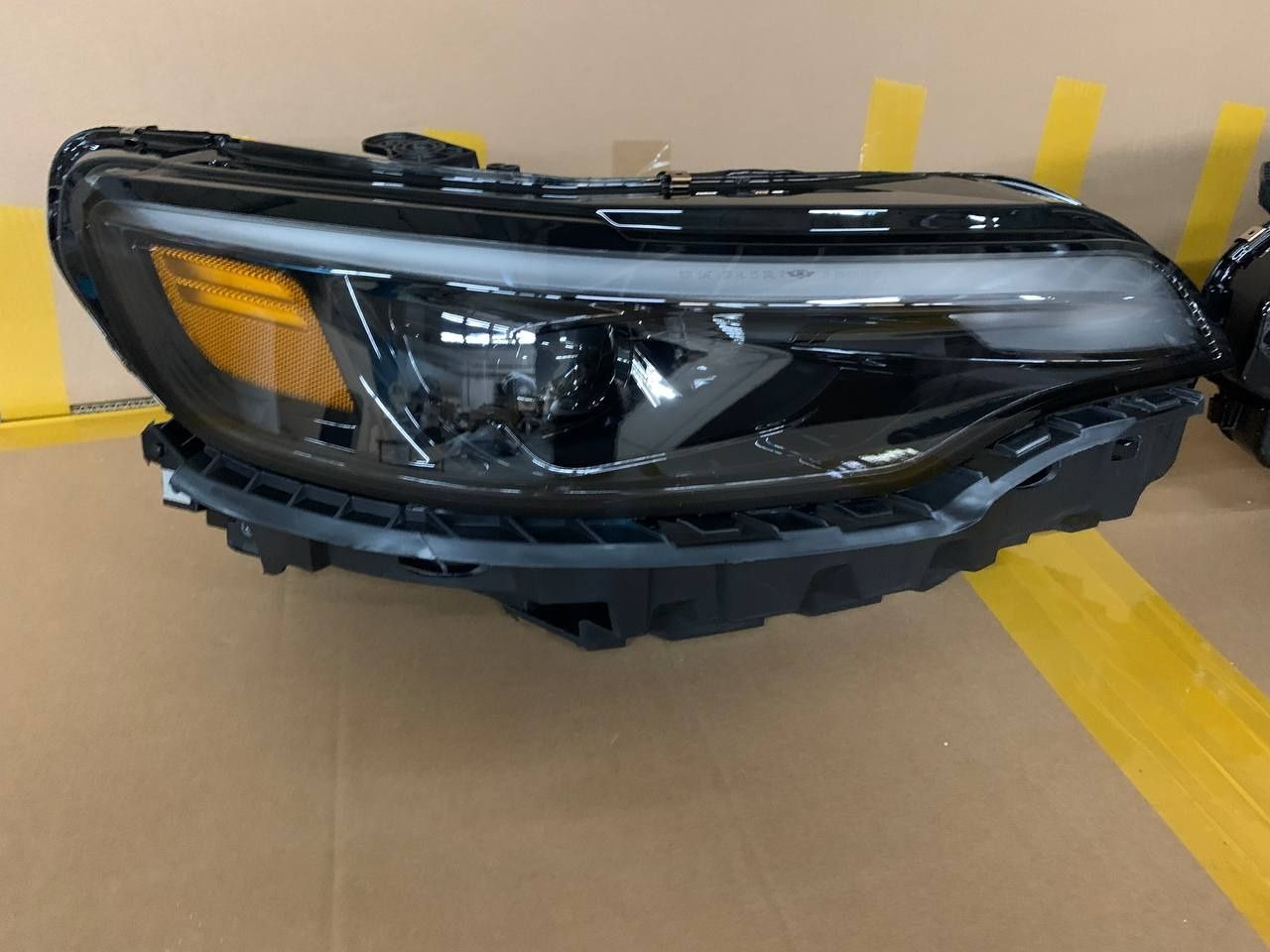 Фары LeD Jeep Cherokee 2019 2020 2021