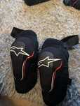 Joelheiras alpinestars  .