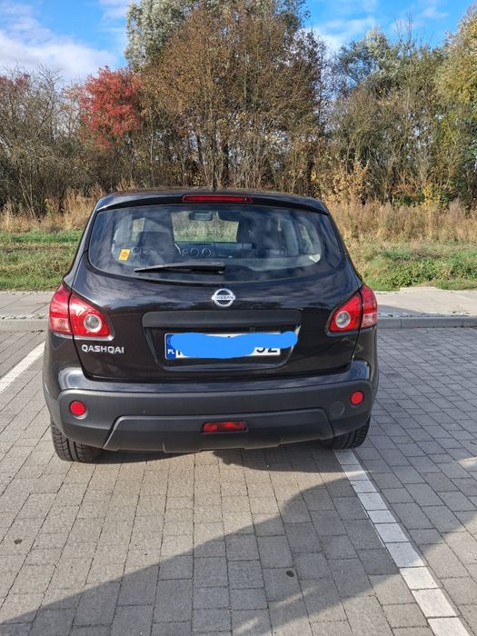 Nissan Qashqai 1.6 kolor czarny metalik