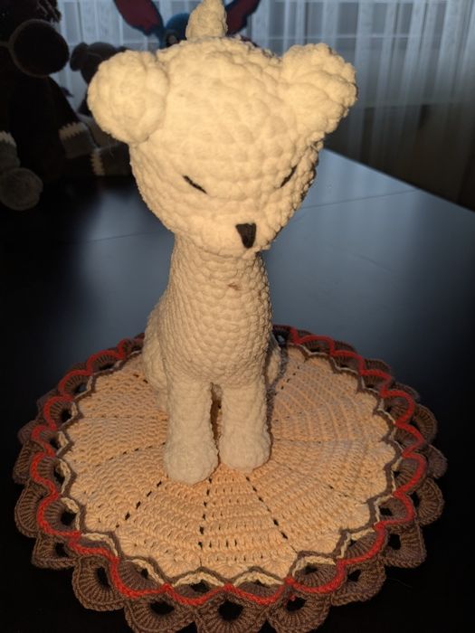 Іграшка м'яка в'язана