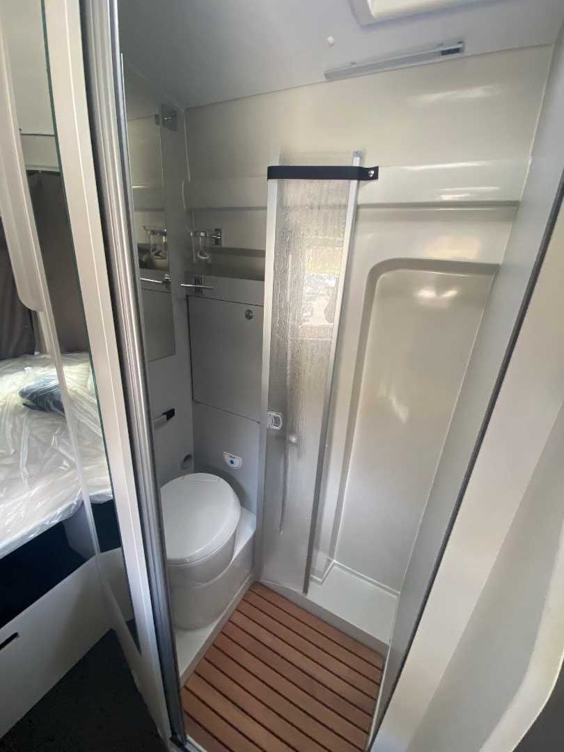 KAMPER WYNAJEM Nowy Karmann Dexter 560 4x4 - WOLNY do 02.08.2025r.