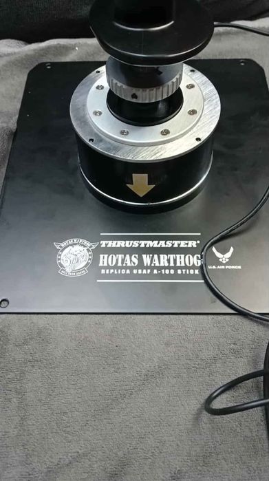 Joystick Thrustmaster HOTAS Warthog FLight Stick do PC Przewodowy
