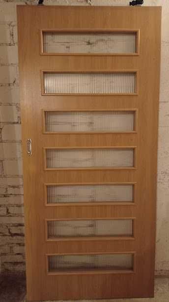 drzwi przesuwne z ościeżnicą