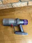 Odkurzacz Dyson v 11 uszkodzony guzik