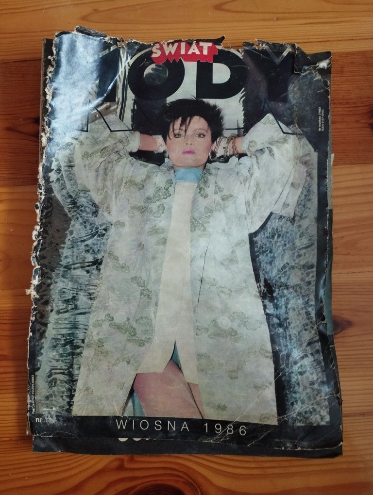 Czasopismo świat mody razem z wykrojami 1986 rok