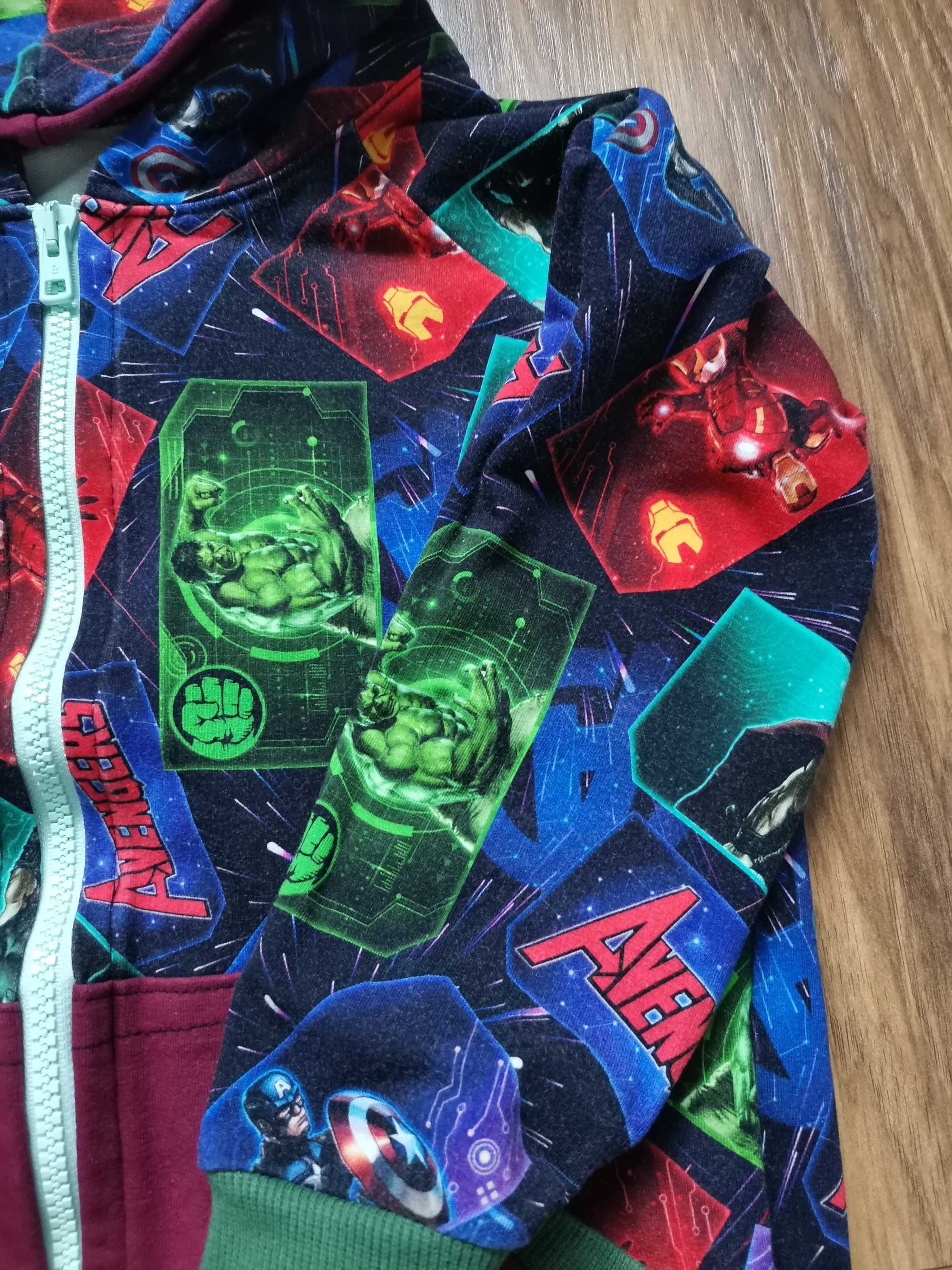 Avengers komplet bluza spodnie 122 chłopiec