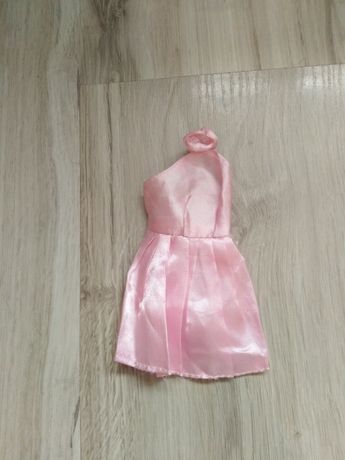 Różowa sukienka dla lalek barbie