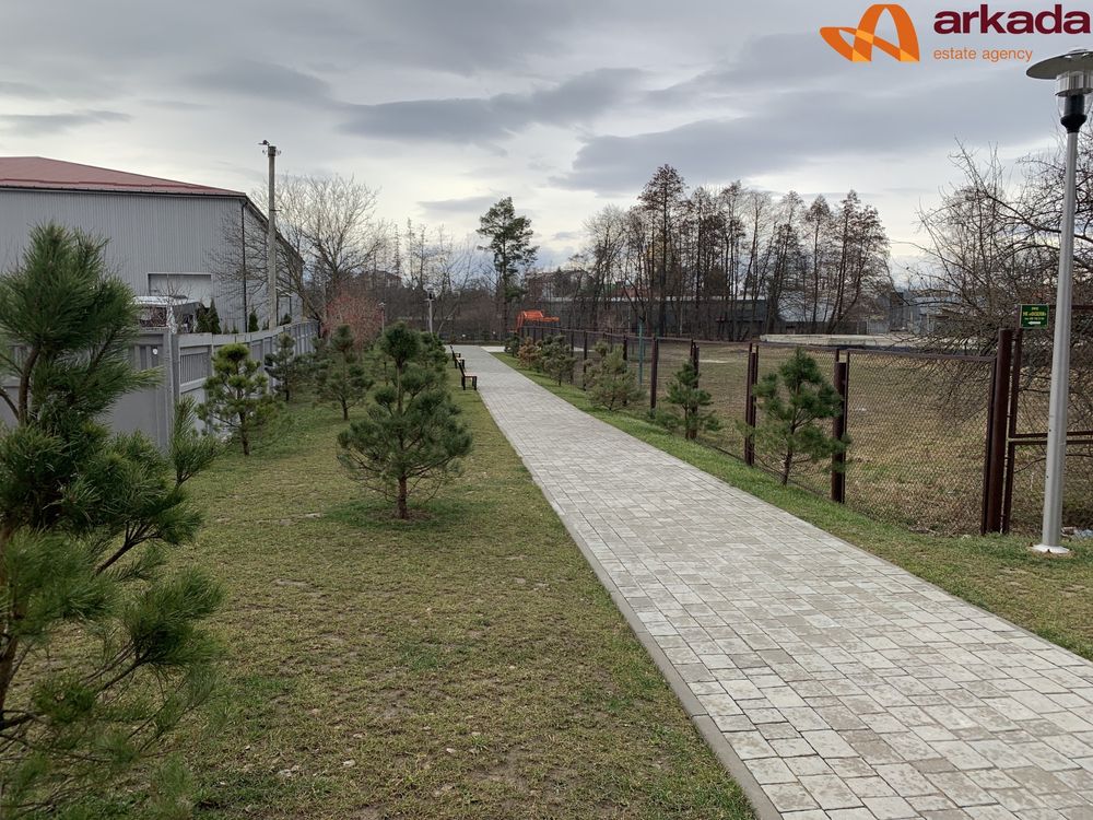 Продається 3-кімнатна квартира в жк Опришівська слобода