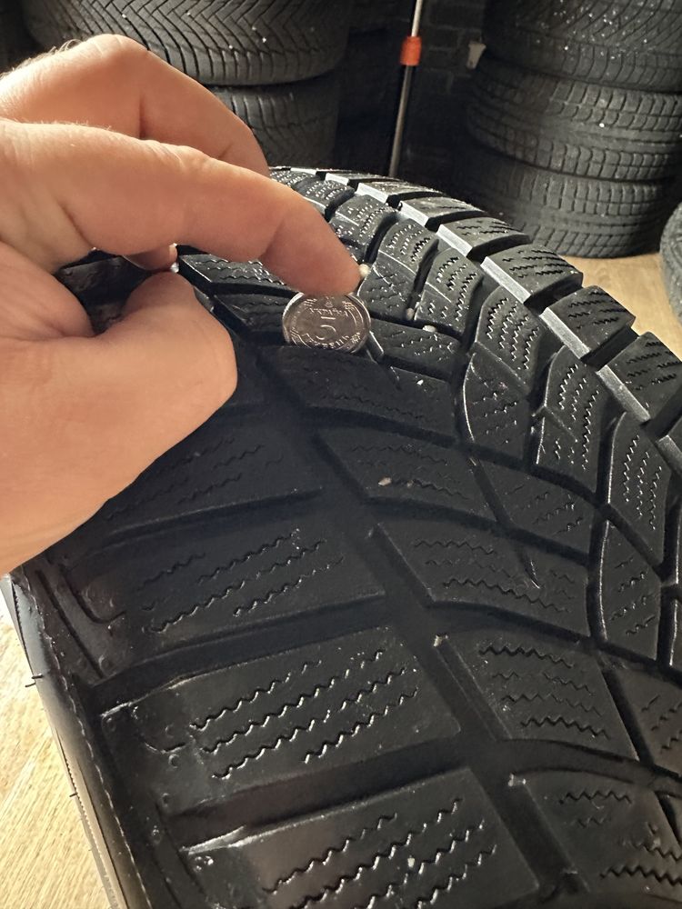 Продам резину GoodYear 215/50/17 18 рік