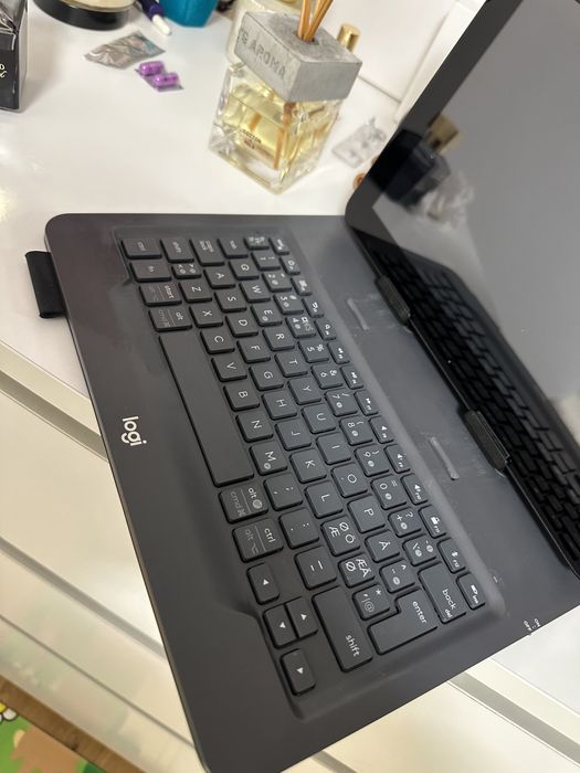 Планшет Asus K010