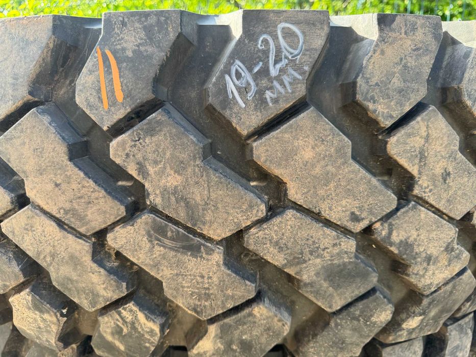 Вантажні шини CONTINENTAL 14.00 R20 HCS, 19-20мм, грузова резина