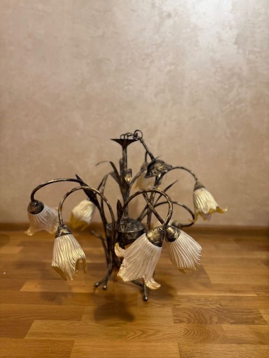 Люстра кована стельова підвісна на стелю світильник на потомок