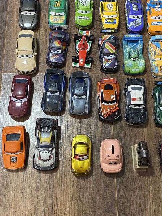 60 Disney Pixar Cars