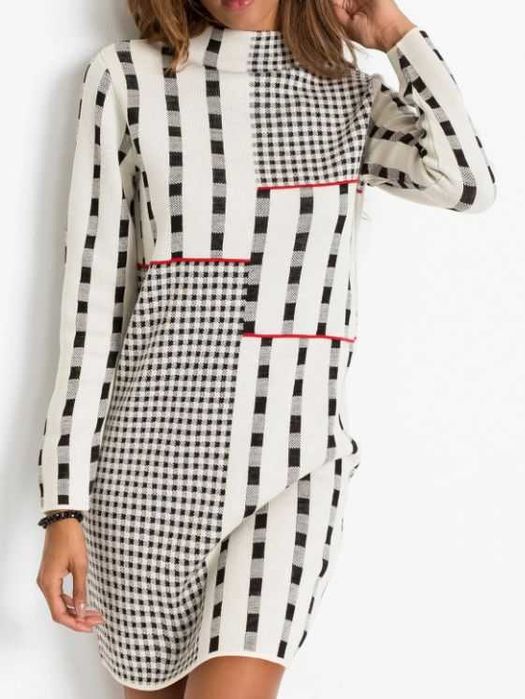 Sukienka dzianinowa oversize geometryczny wzór – stan idealny