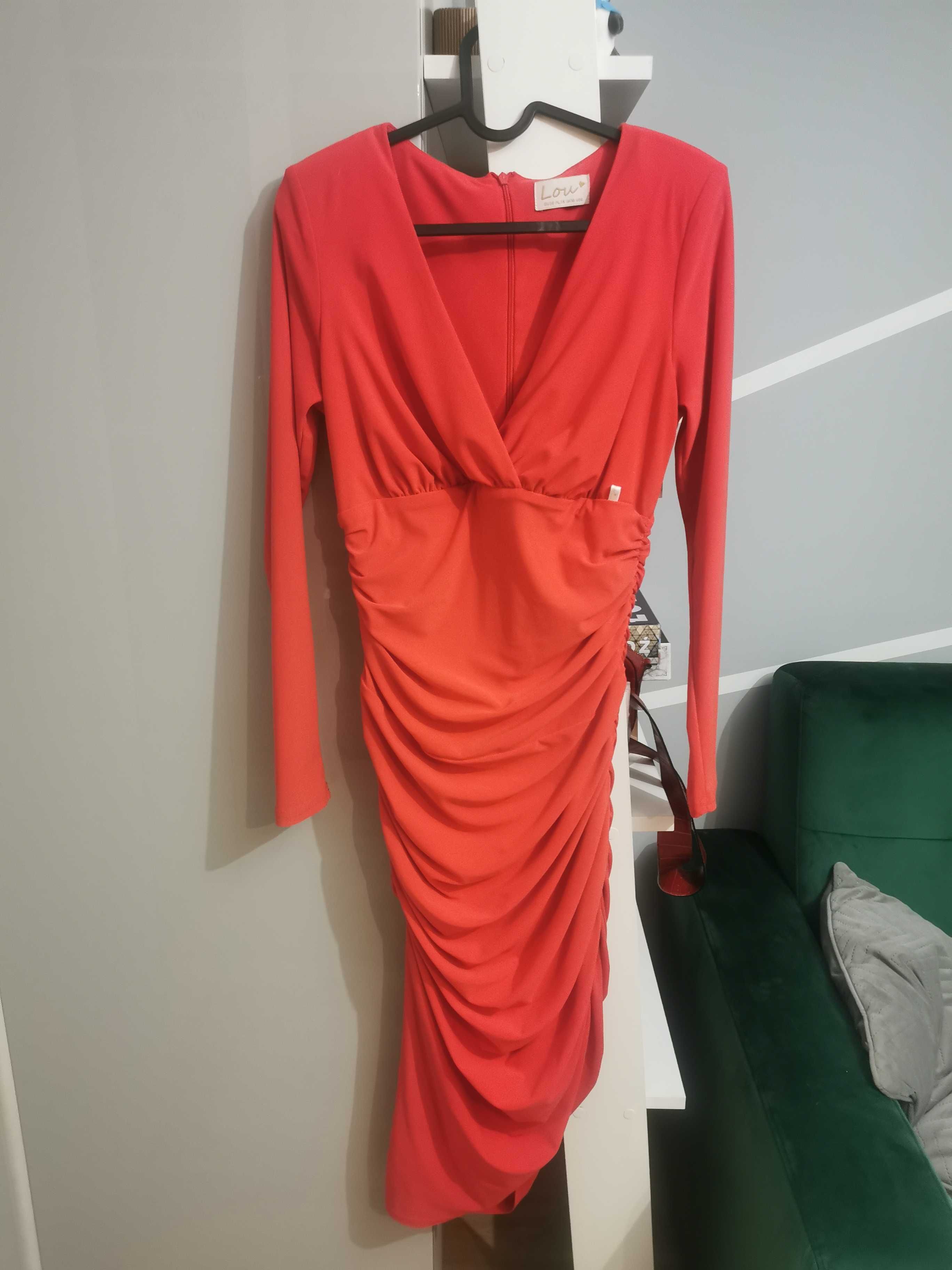 Czerwona sukienka midi z długim rękawem Lizzy, marka Lou - rozmiar 38