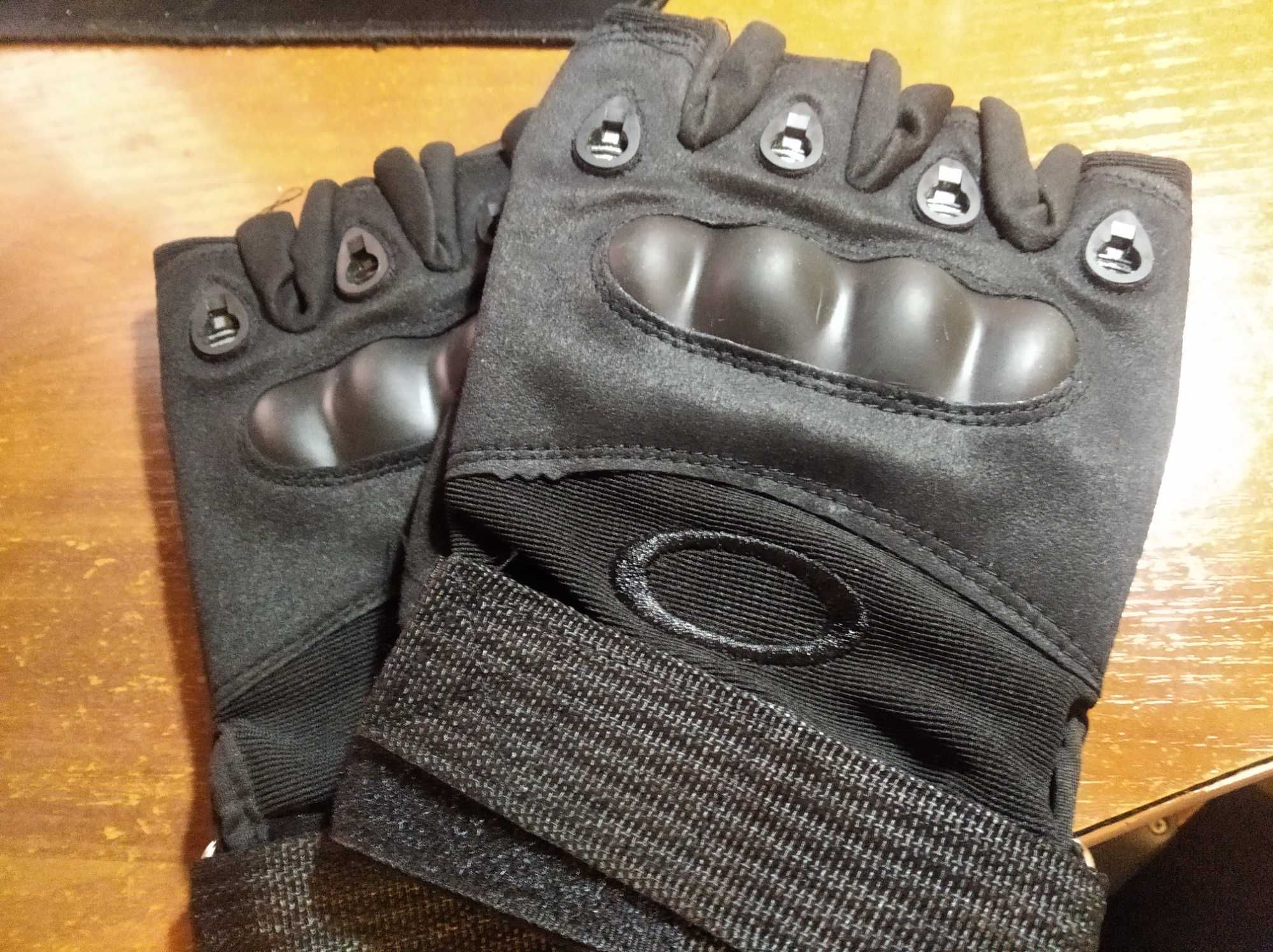 Тактические перчатки  черные/ без пальцев