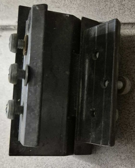 Zawias aluminiowy starego typu do drzwi, komplety naprawcze.