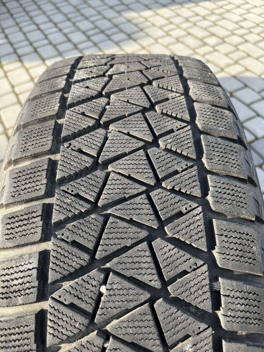 Opona zimowa 235/60/18 Bridgestone Blizzak