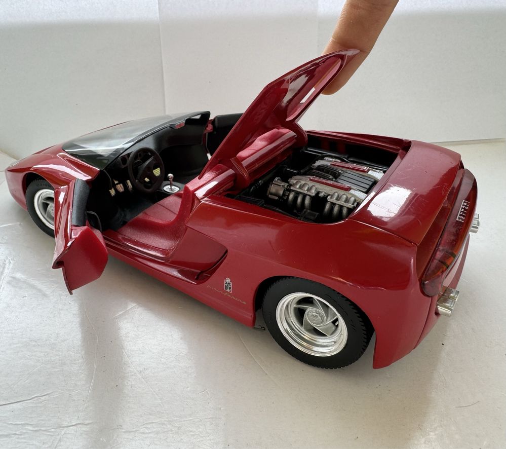 Model samochodu w skali 1:18 Ferrari Mythos Revell