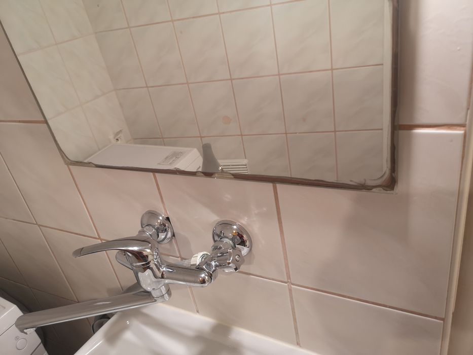 Lustro łazienkowe z oświetleniem