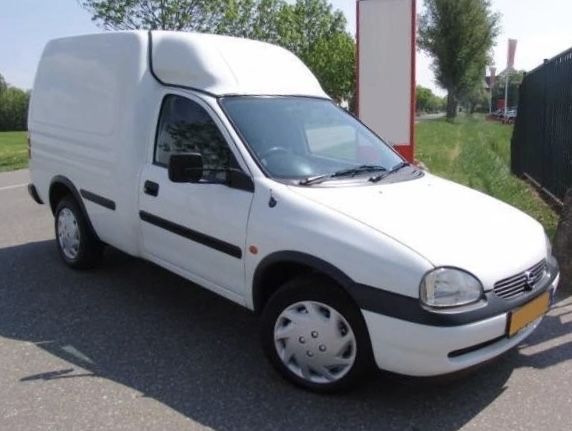 Opel Combo B corta vento / chapéu