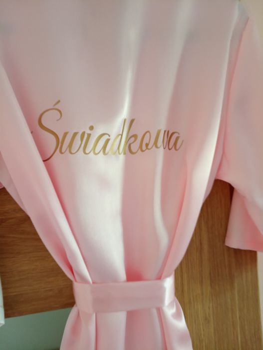 Szlafrok z napisem Świadkowa pudrowy róż