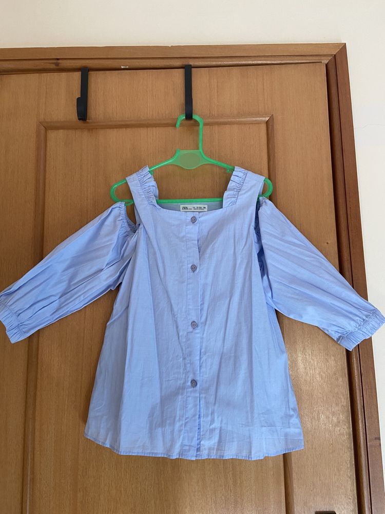 Blusa sem ombros azul zara