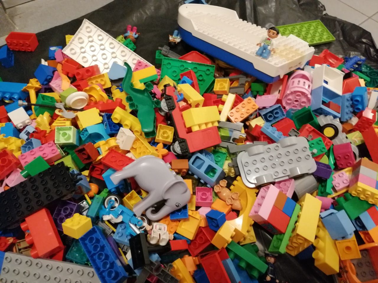 Duże pudło LEGO DUPLO ponad 7.5 KG