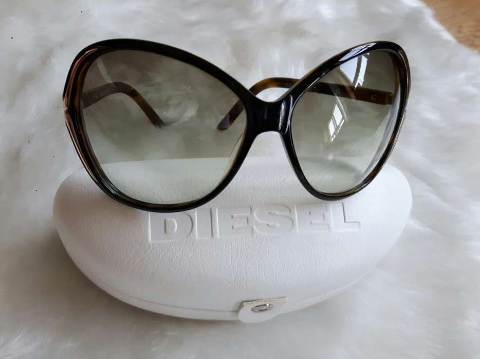 Óculos de sol usados originais marca Diesel