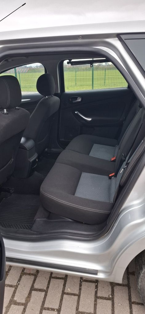 Ford Mondeo kombi MK4 2.0 TDI 140km 2010 r.