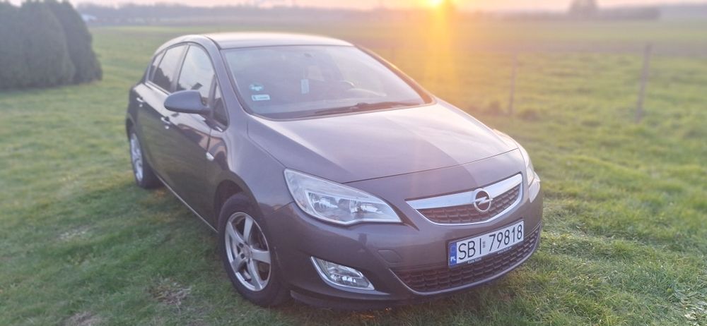 Astra 1.4 turbo 11r 2 komplety kół zamiana