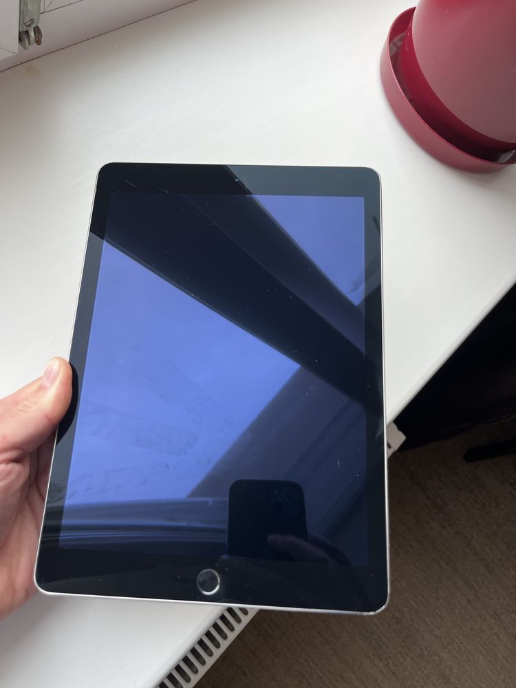 Apple iPad Air 2 16Gb модель А1566 iCloud