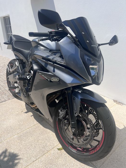 Honda CBR 650F (2017) – Como nova | 13.000 km | Vários Extras