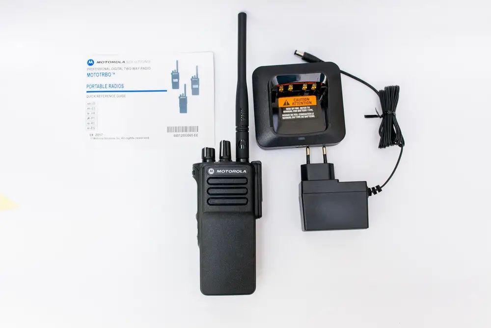 Motorola DP4400e VHF (2 АКУМУЛЯТОРА)