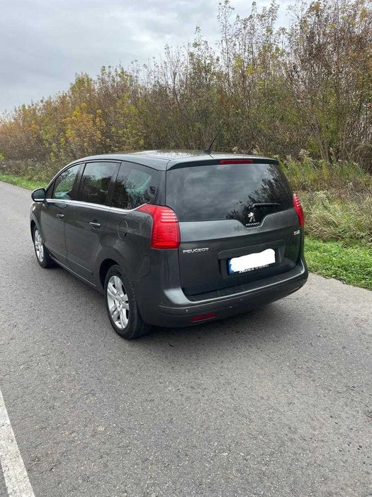 Peugeot 5008 2010рік 1,6 дизель