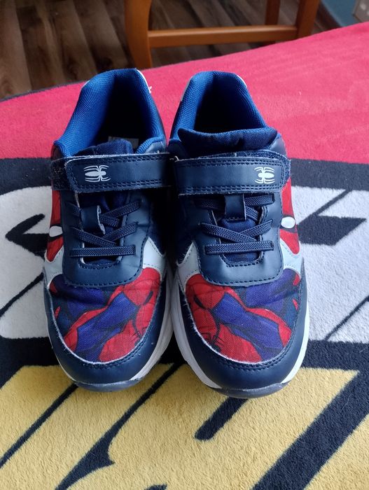 Buty świecące rozmiar 35